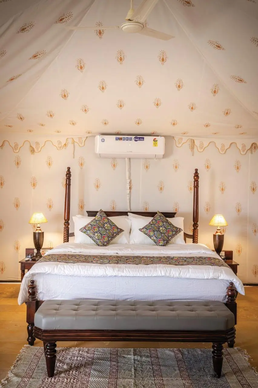 King bed in the Thar Regal Suite